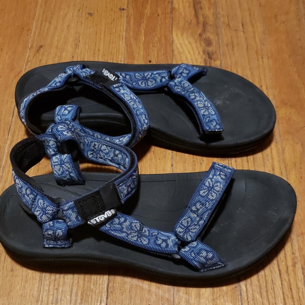 Teva sandals sz 9